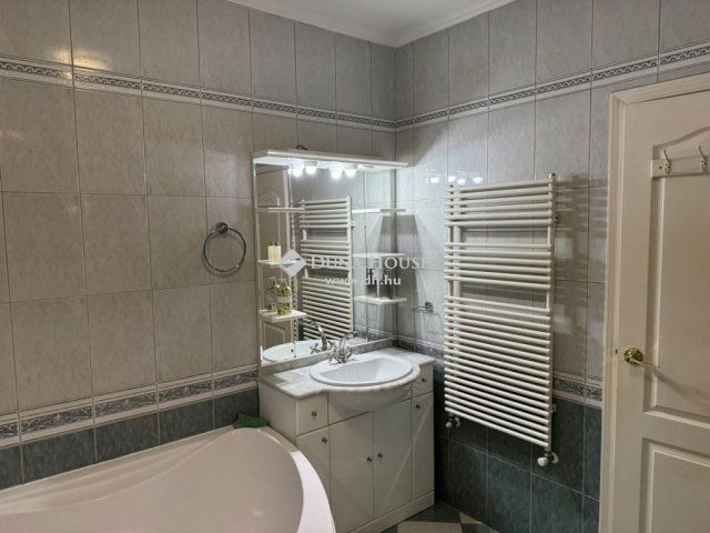 Eladó családi ház, Fóton 199.9 M Ft, 4 szobás