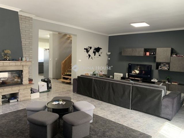 Eladó családi ház, Fóton 149 M Ft, 5 szobás