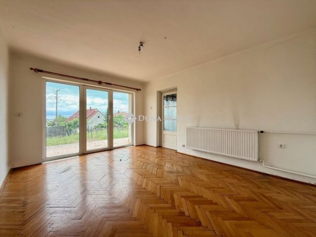 Eladó családi ház, Balatonalmádiban 84.9 M Ft, 4 szobás