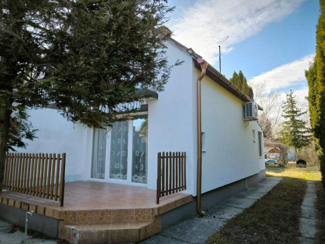 Eladó nyaraló, Balatonmáriafürdőn 44.99 M Ft, 2+1 szobás