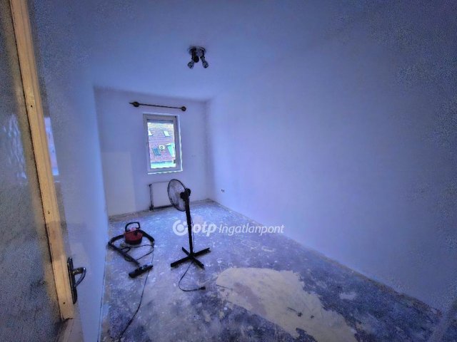 Eladó téglalakás, Egerben 49.5 M Ft, 2+1 szobás