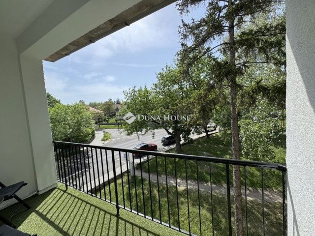 Eladó téglalakás, Veszprémben 69.9 M Ft, 2 szobás