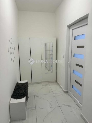 Eladó családi ház, Berhidán 68 M Ft, 6 szobás