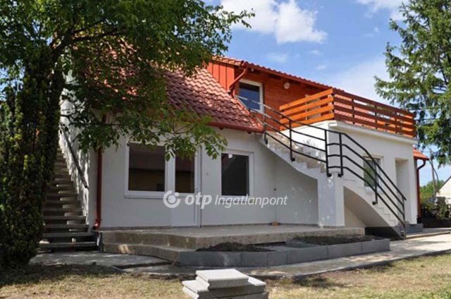 Eladó családi ház, Gárdonyban 150 M Ft, 5+5 szobás