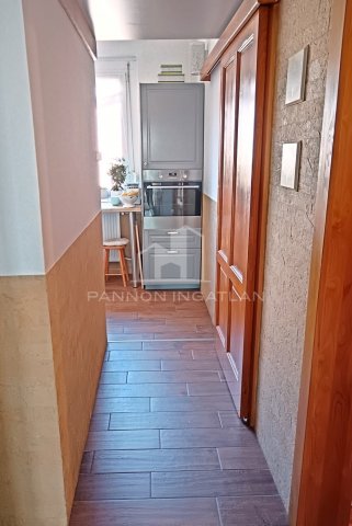 Eladó panellakás, Veszprémben 56 M Ft, 1+2 szobás