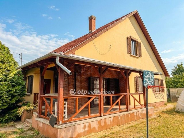 Eladó családi ház, Tápiógyörgyén 34.9 M Ft, 4 szobás