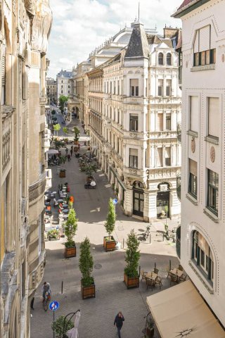 Eladó téglalakás, Budapesten, VI. kerületben, Hajós utcában