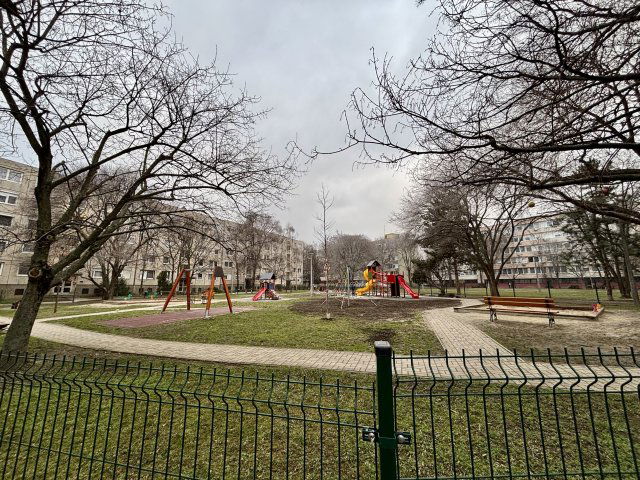 Eladó panellakás, Érden 59.5 M Ft, 2 szobás