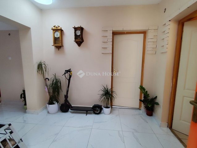 Eladó családi ház, Vecsésen 75 M Ft, 3 szobás
