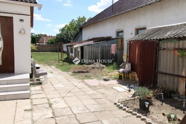 Eladó családi ház, Szegeden 46 M Ft, 2 szobás