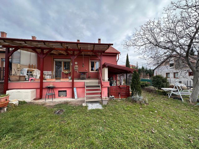 Eladó ikerház, Balatonfüreden 112 M Ft, 3 szobás