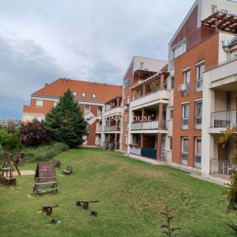 Eladó téglalakás, Pécsett, Vadász utcában 35.5 M Ft, 1 szobás