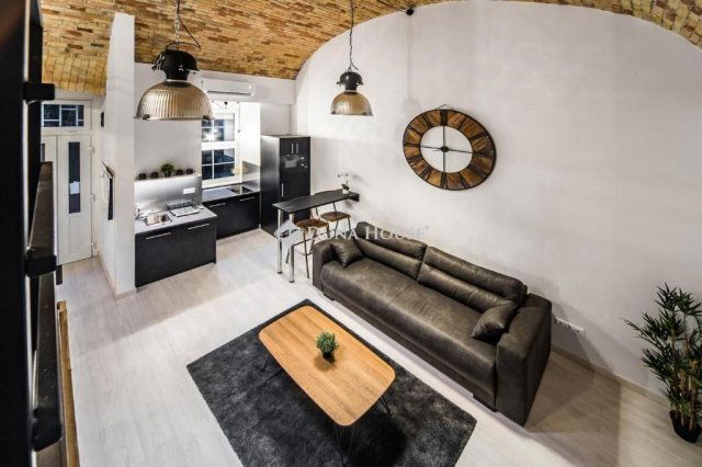 Eladó téglalakás, Budapesten, VI. kerületben 75.9 M Ft, 2 szobás