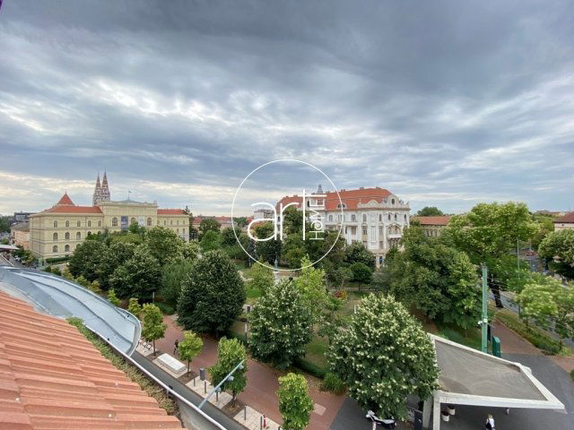 Eladó téglalakás, Szegeden 110 M Ft, 4 szobás