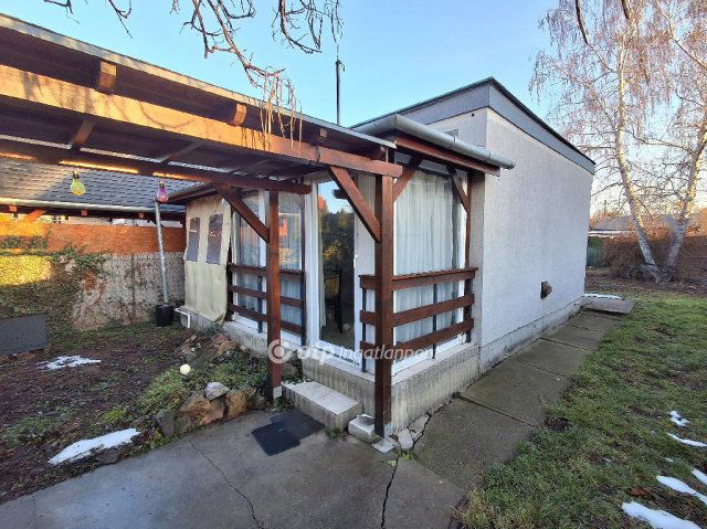 Eladó nyaraló, Szolnokon 21.99 M Ft, 1+1 szobás