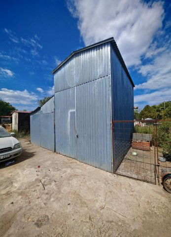 Eladó nyaraló, Tatán 20 M Ft, 5 szobás / költözzbe.hu