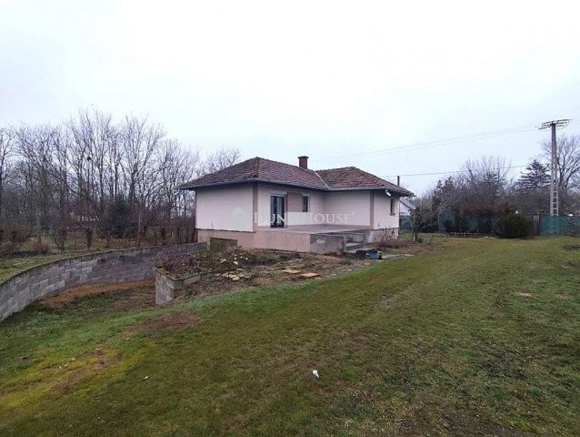 Eladó családi ház, Kecskeméten 35.9 M Ft, 2 szobás