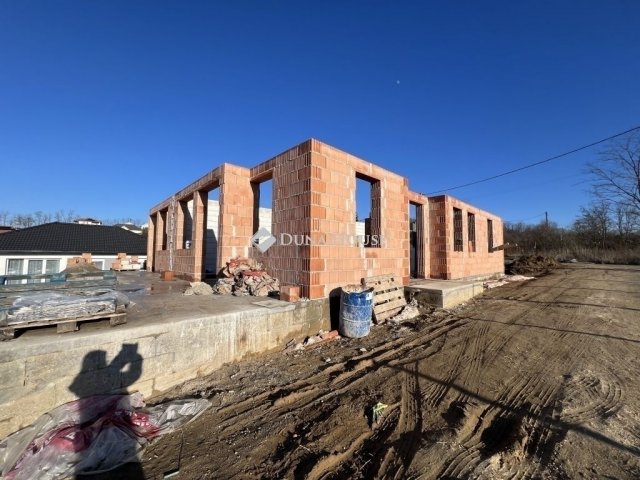 Eladó ikerház, Őrbottyánban 97.5 M Ft, 4 szobás