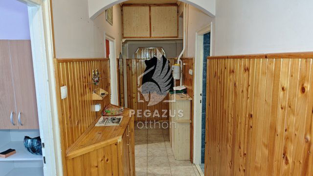 Eladó téglalakás, Ózdon, Árpád Vezér úton 10.5 M Ft