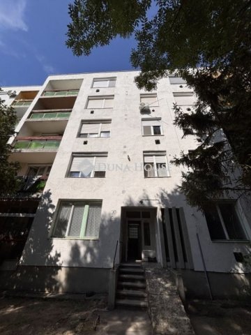 Eladó téglalakás, Békésen 19.999 M Ft, 2 szobás