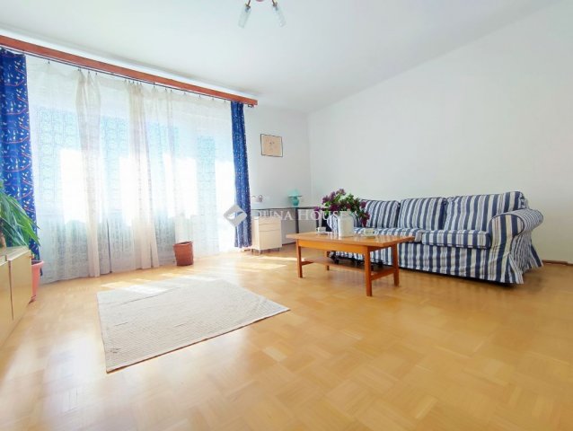 Eladó téglalakás, Pannonhalmán 68 M Ft, 4 szobás