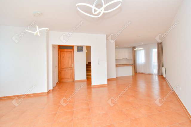 Eladó téglalakás, Kisteleken 79.99 M Ft, 4 szobás