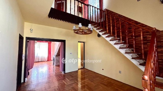 Eladó családi ház, Győrött 149.99 M Ft, 5+1 szobás
