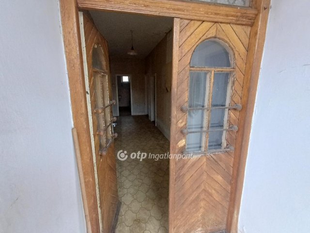 Eladó családi ház, Sirokban 42.99 M Ft, 3 szobás