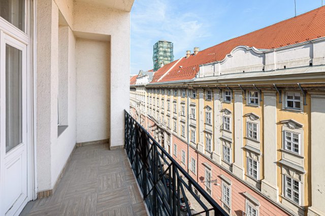 Kiadó téglalakás, albérlet, Budapesten, V. kerületben, 3 szobás