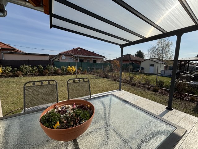 Eladó ikerház, Szigetszentmiklóson 109.9 M Ft, 4 szobás