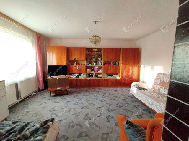 Eladó családi ház, Győrött 65 M Ft, 4 szobás
