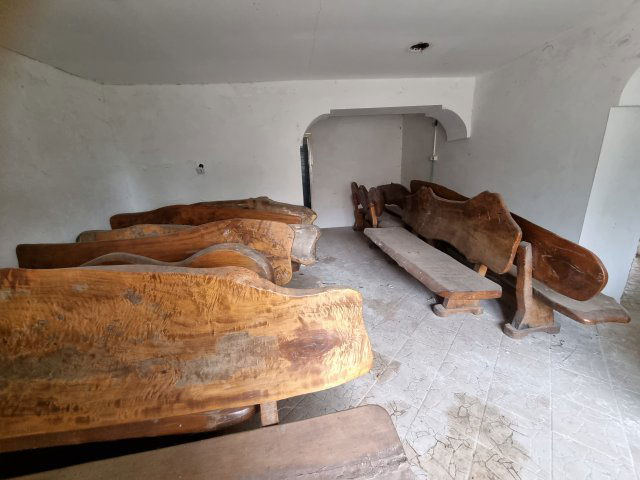 Eladó üzlethelyiség, Bakson, Fő utcában 11.3 M Ft