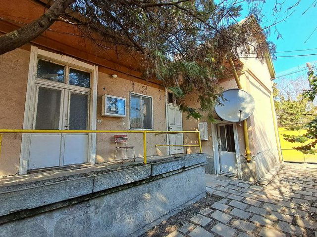 Eladó családi ház, Budapesten, XV. kerületben 67.9 M Ft