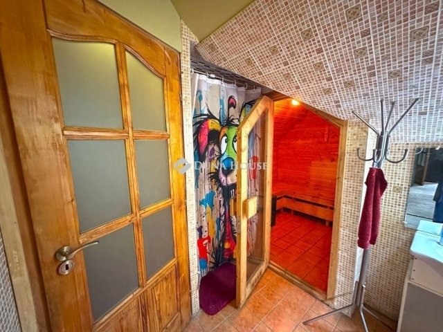 Eladó családi ház, Sárszentmihályon 155 M Ft, 6 szobás