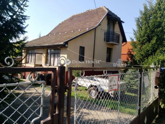 Eladó nyaraló, Dányon 44 M Ft, 3 szobás / költözzbe.hu