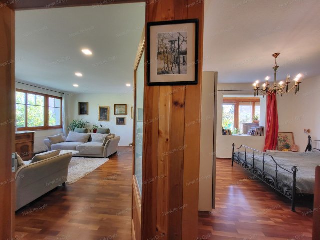 Eladó családi ház, Győrött 149.9 M Ft, 6 szobás