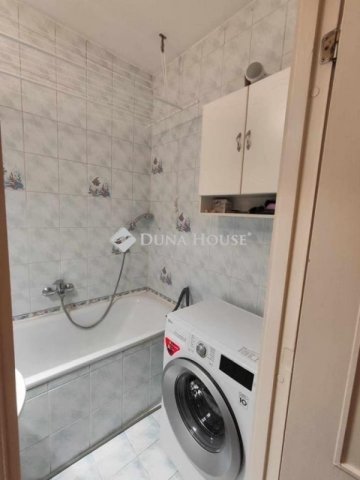 Eladó panellakás, Budapesten, III. kerületben 69.9 M Ft, 2 szobás