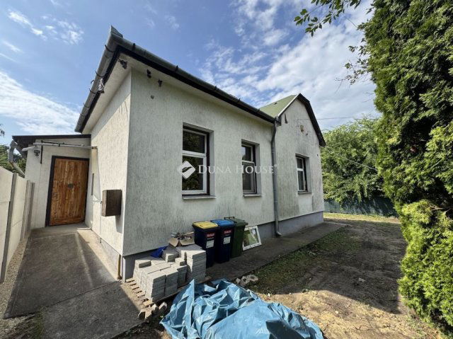Eladó családi ház, Budapesten, XVIII. kerületben 80 M Ft