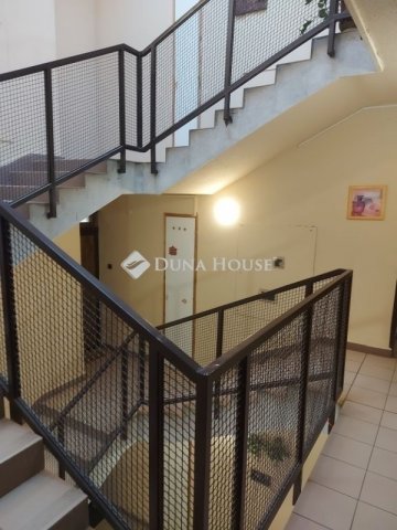 Eladó téglalakás, Budaörsön 119 M Ft, 4 szobás