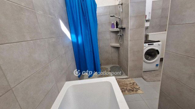 Eladó téglalakás, Nagykőrösön 50 M Ft, 3 szobás