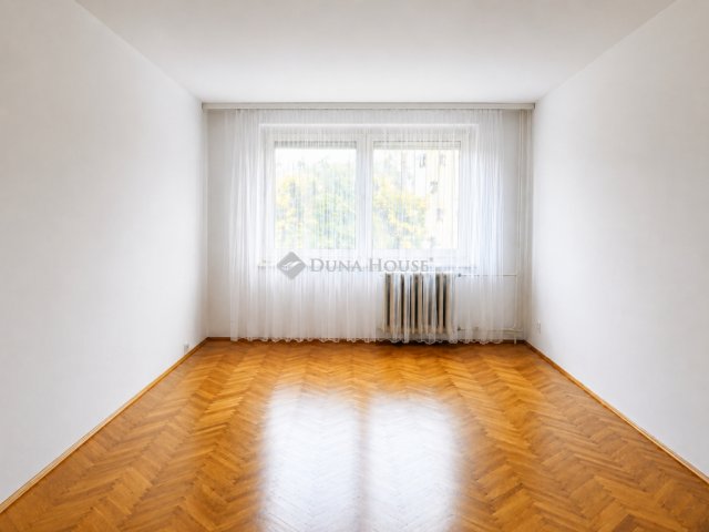 Eladó panellakás, Esztergomban 46.5 M Ft, 2 szobás