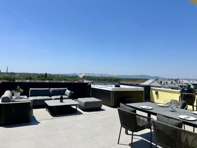 Eladó téglalakás, Budapesten, XVI. kerületben 180 M Ft, 3 szobás