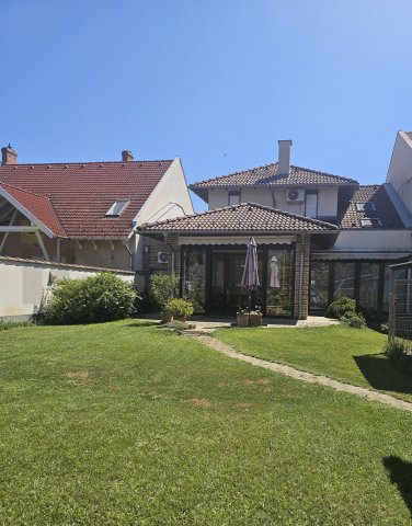 Eladó családi ház, Szegeden 204.9 M Ft, 5 szobás