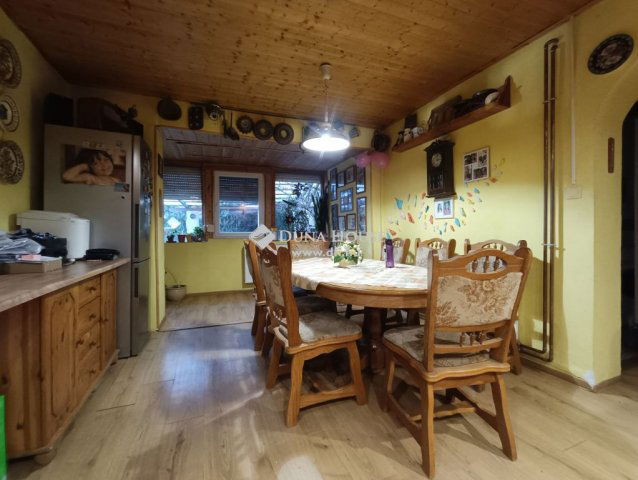 Eladó családi ház, Százhalombattán 72 M Ft, 4+1 szobás