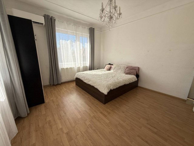 Eladó családi ház, Nagytarcsán 89.9 M Ft, 5 szobás