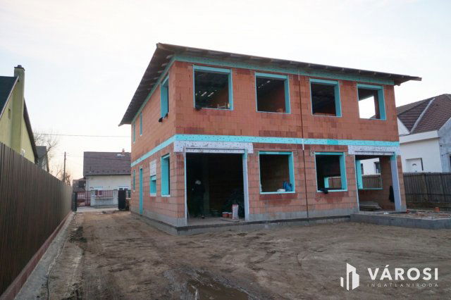 Eladó ikerház, Budapesten, XVIII. kerületben 130.5 M Ft, 4 szobás