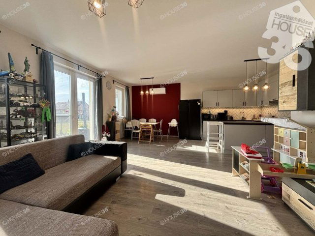 Eladó családi ház, Helvécián 85.9 M Ft, 4 szobás