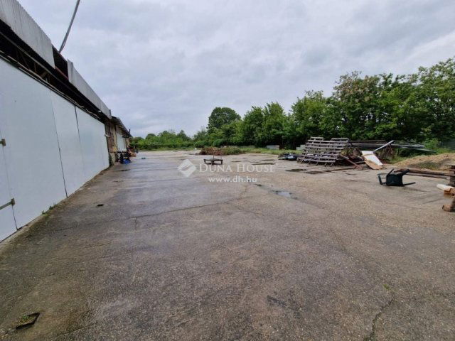 Eladó ipari ingatlan, Budapesten, XVIII. kerületben 680 M Ft