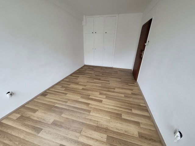 Kiadó iroda, Veszprémben, Óváros téren 80 E Ft / hó
