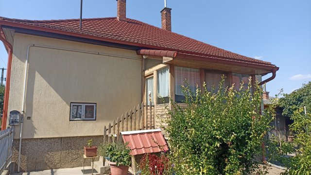 Eladó családi ház, Kaposújlakon 39.9 M Ft, 2+1 szobás